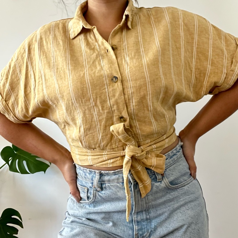 3/$30 🔥 Forever21 Yellow striped line waist tie crop-top